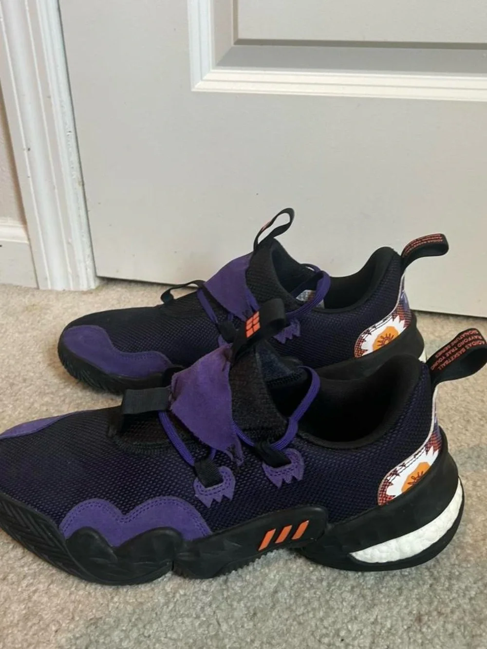 Trae young basketball shoe